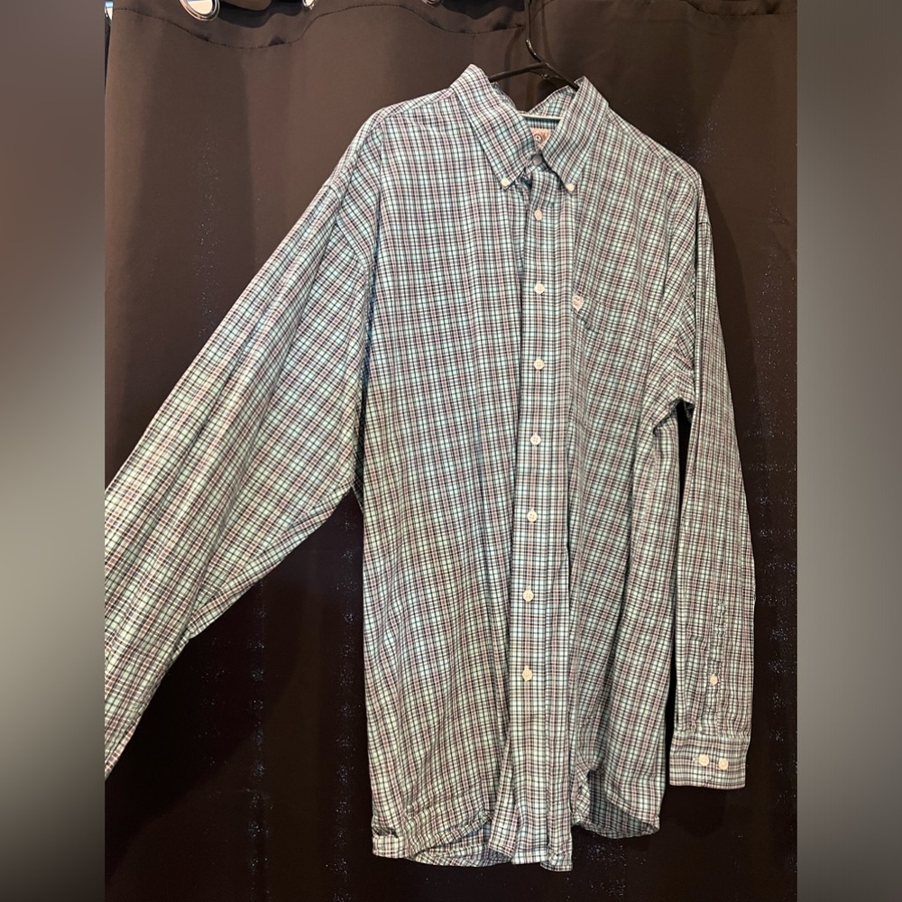 Cinch Plaid Button Up Collared Shirt Size: XL, never been dried in dryer .